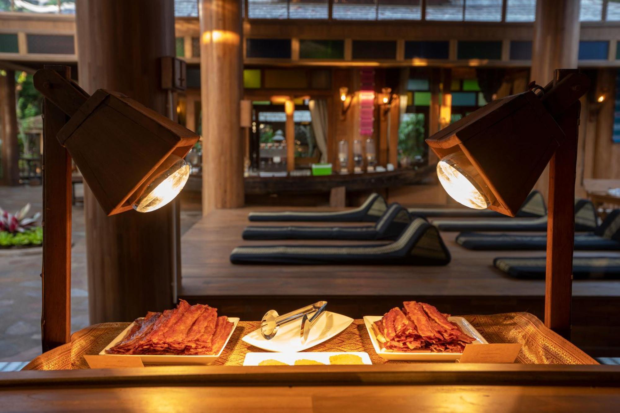 Santhiya Koh Phangan Resort And Spa Luaran gambar A chafing dish with bacon