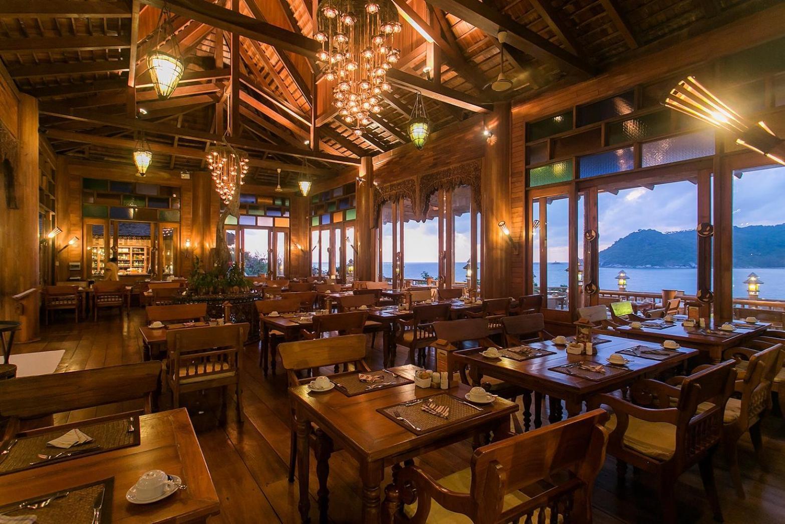 Santhiya Koh Phangan Resort And Spa Luaran gambar The interior of the restaurant
