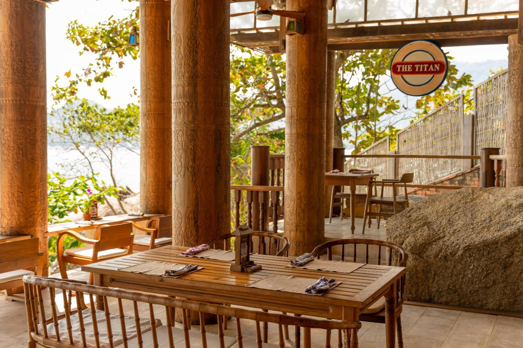 Santhiya Koh Phangan Resort And Spa Luaran gambar Restaurant in the resort